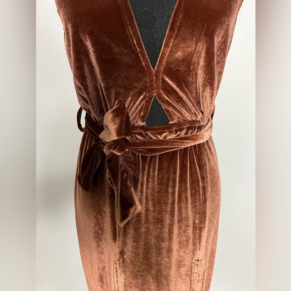 Beautiful dusty brown Lioness gown size M - Picture 4 of 6